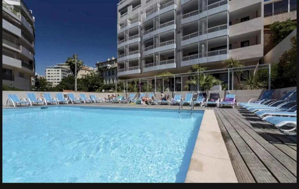 Studio Contemporain Avec Piscine Proche De La Mer คานส์ ภายนอก รูปภาพ